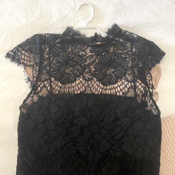 Forever New lace jumpsuit - Picture 4 of 5